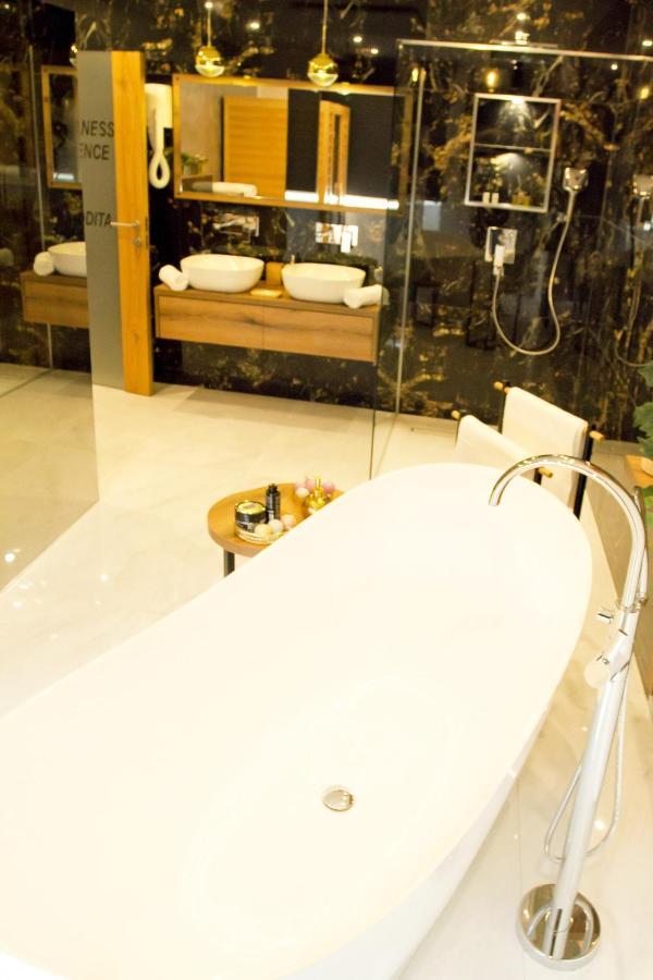 Afrodita Wellness Essence พลิตวิชกา เยเซรา ภายนอก รูปภาพ