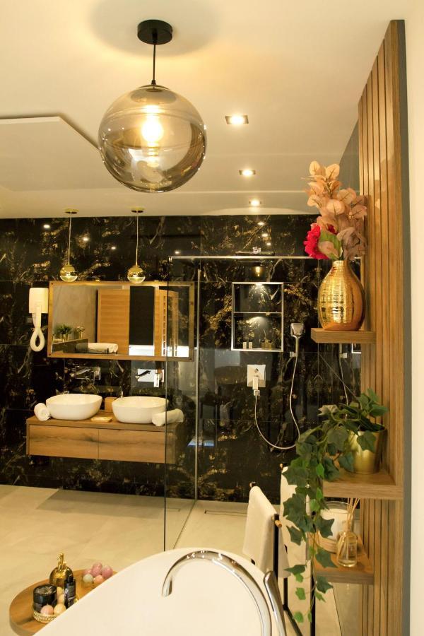 Afrodita Wellness Essence พลิตวิชกา เยเซรา ภายนอก รูปภาพ