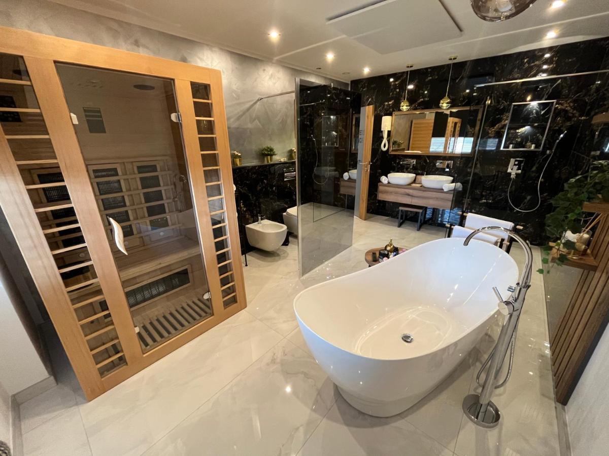 Afrodita Wellness Essence พลิตวิชกา เยเซรา ภายนอก รูปภาพ